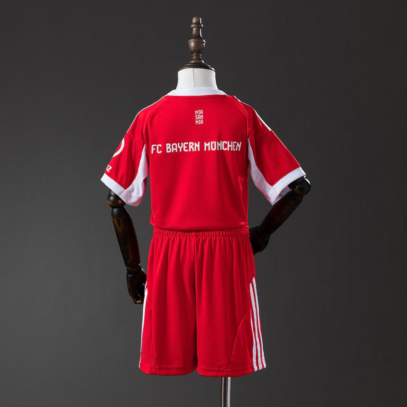 Conjunto de Criança Principal 25/26 - Bayern Munich 🇩🇪