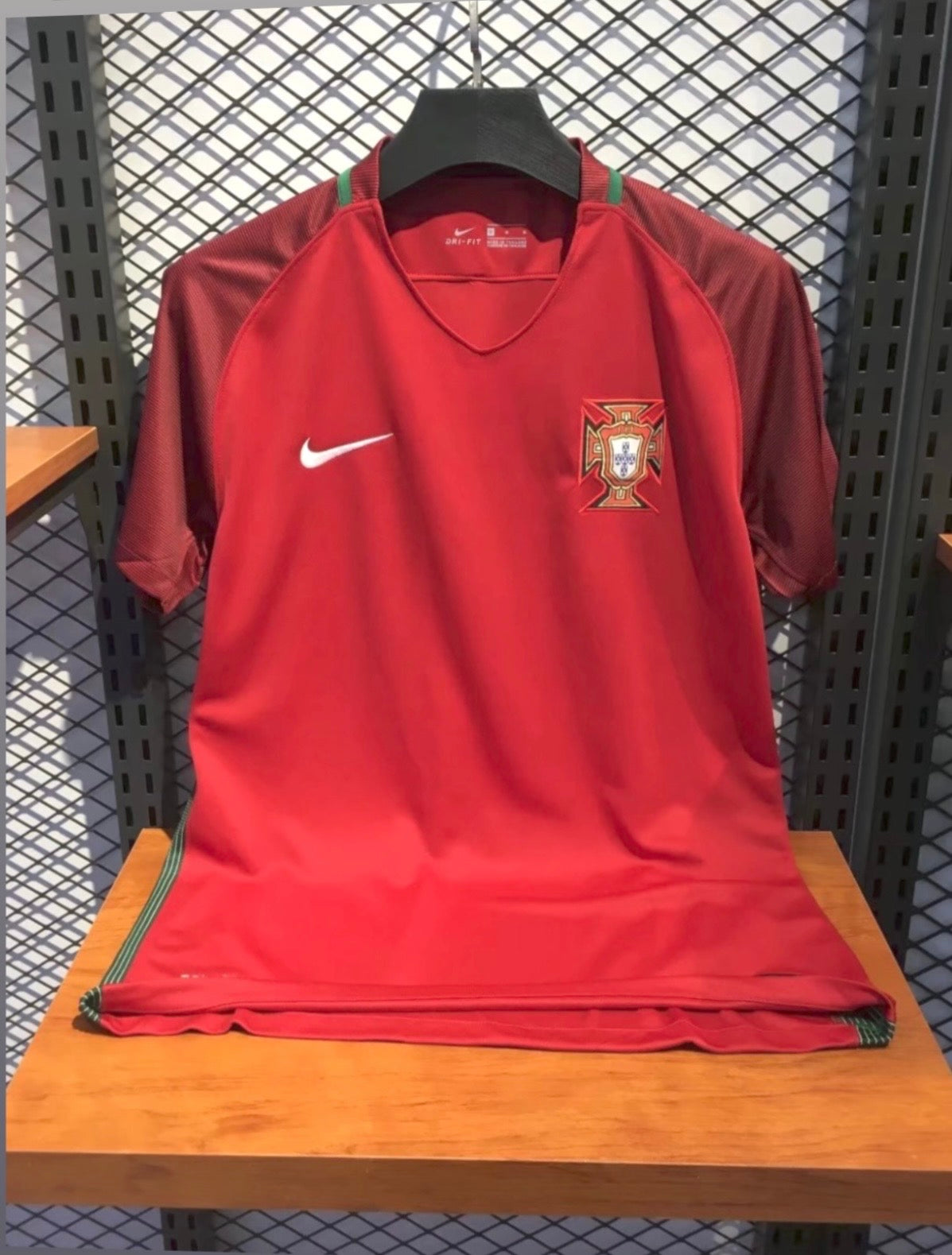 Camisola Retro Europeu 2016 - Portugal 🇵🇹