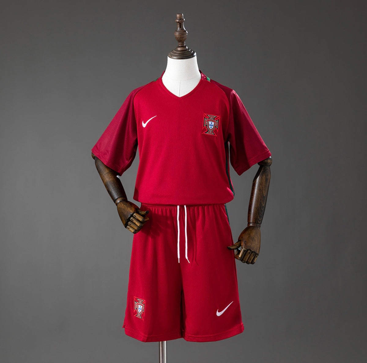Conjunto de Criança Retro 2018 - Portugal 🇵🇹